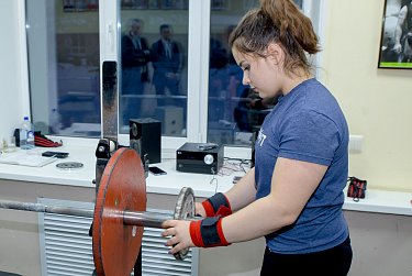 Оренбургский «Юниор» воспитывает чемпионов по пауэрлифтингу